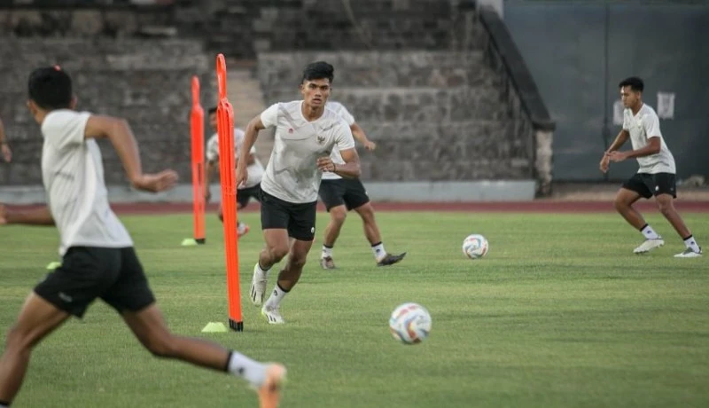Latihan Dasar Sepak Bola! Rasakan Keseruannya!