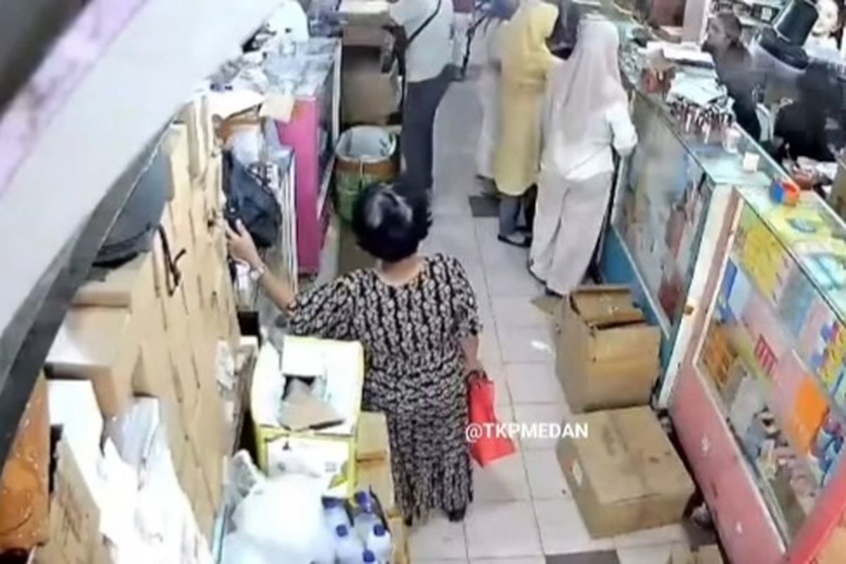 Ibu Berdaster