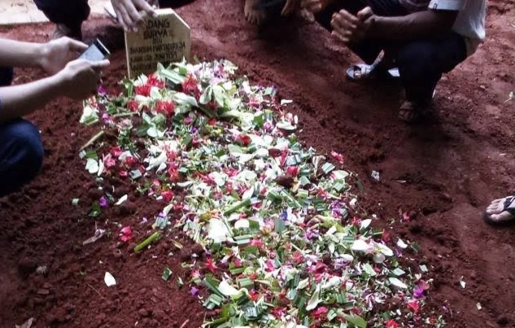 Bunga Tabur Ziarah Kubur